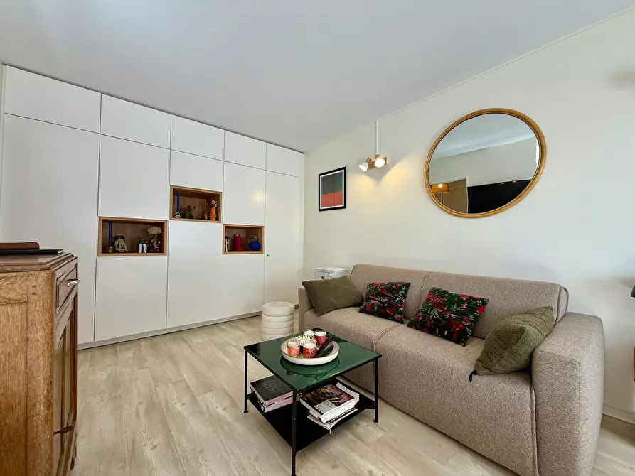 Immagine 3 di Appartamento in affitto  in Rue de l'Hôpital Saint-Louis a Paris