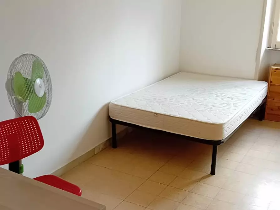 Immagine 1 di Camera in affitto  in Via Appia Nuova a Roma