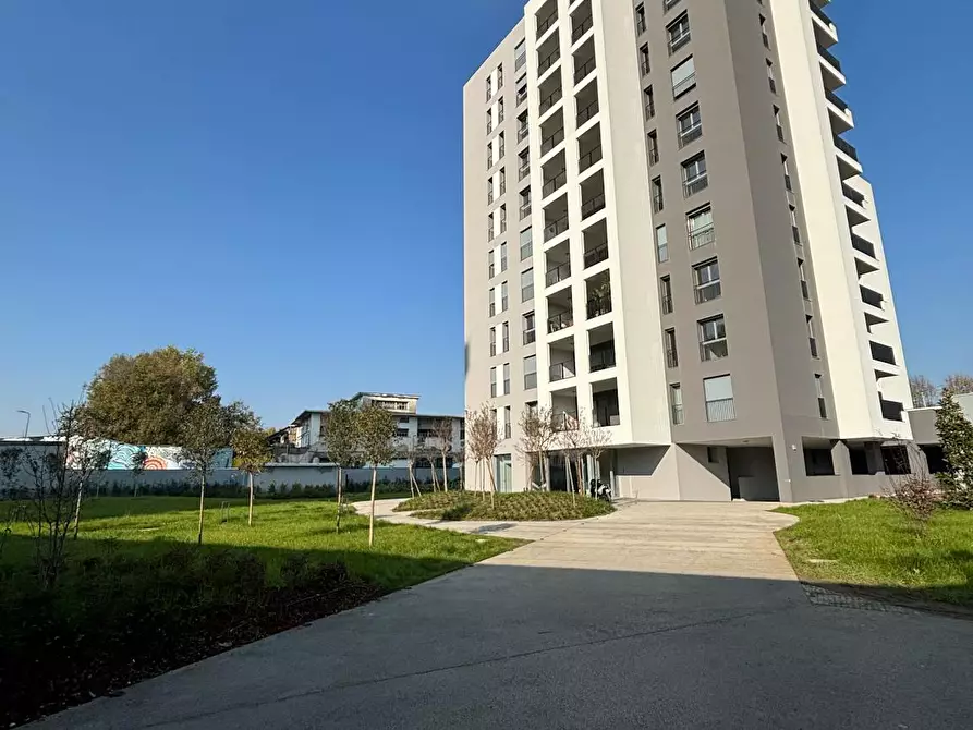 Immagine 6 di Appartamento in affitto  in Via Giampietro Lucini a Milano
