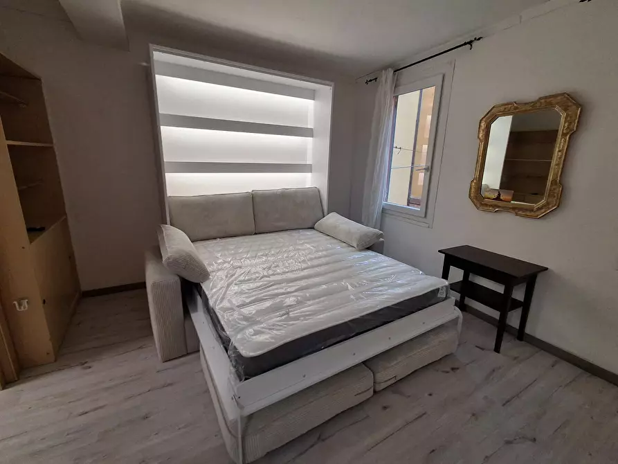 Immagine 1 di Appartamento in affitto  in Via Broccaindosso a Bologna