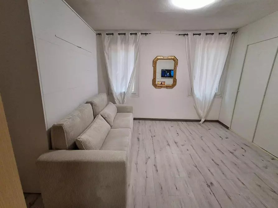 Immagine 6 di Appartamento in affitto  in Via Broccaindosso a Bologna