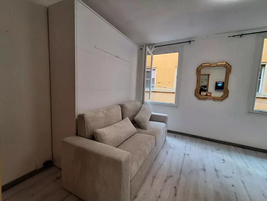 Immagine 4 di Appartamento in affitto  in Via Broccaindosso a Bologna