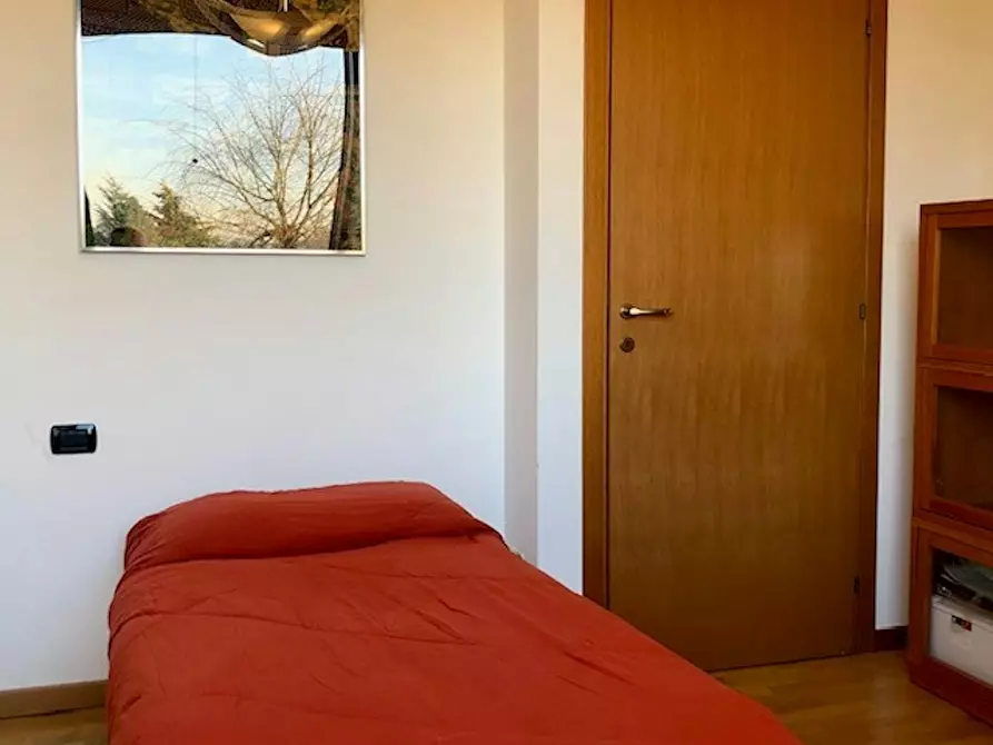 Immagine 4 di Camera in affitto  in Via IV Novembre a Pregnana Milanese