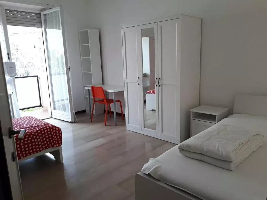 Immagine 3 di Camera condivisa in affitto  in Via Zurigo a Milano