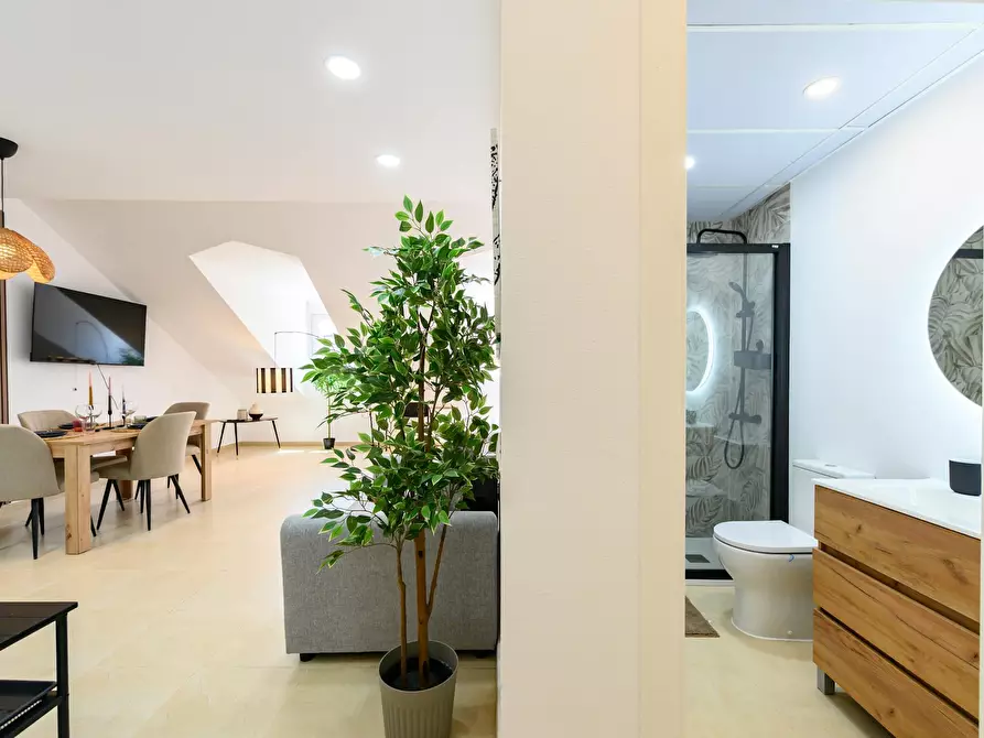 Immagine 6 di Appartamento in affitto  in Calle de las Infantas a Madrid