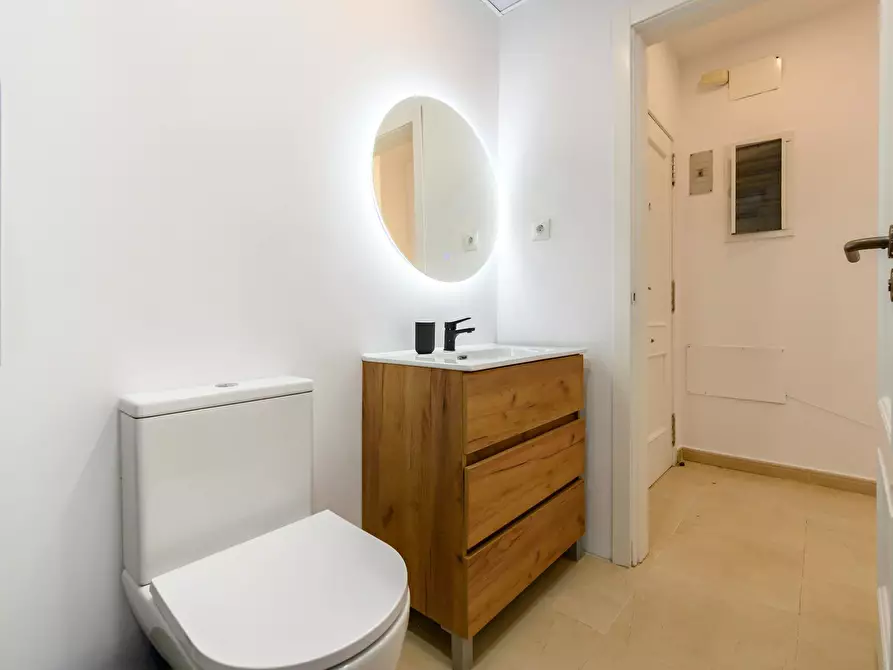 Immagine 8 di Appartamento in affitto  in Calle de las Infantas a Madrid