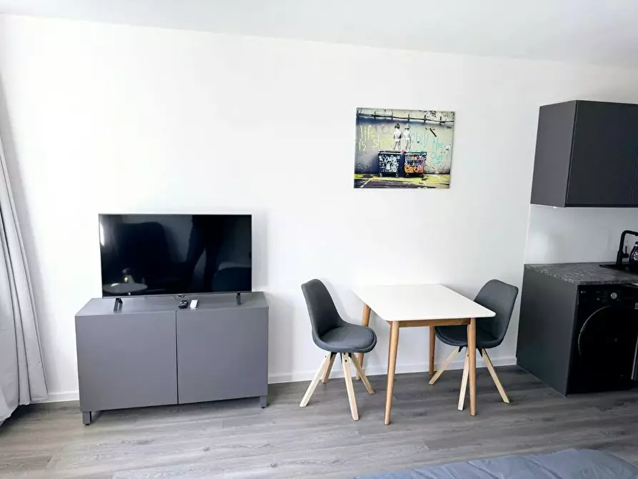 Immagine 1 di Appartamento in affitto  in Hansaring a Köln