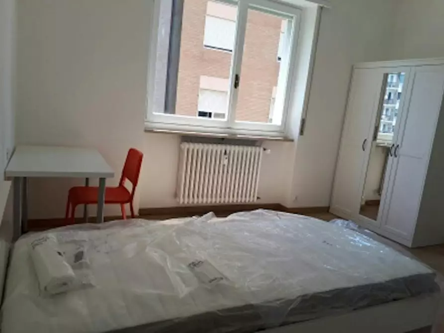 Immagine 4 di Camera in affitto  in Via Zurigo a Milano