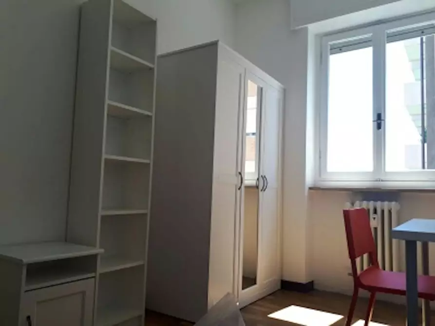Immagine 5 di Camera in affitto  in Via Zurigo a Milano