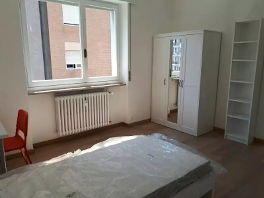 Immagine 3 di Camera in affitto  in Via Zurigo a Milano