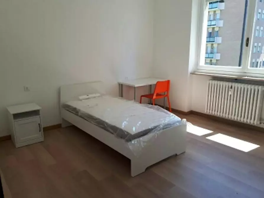 Immagine 2 di Camera in affitto  in Via Zurigo a Milano