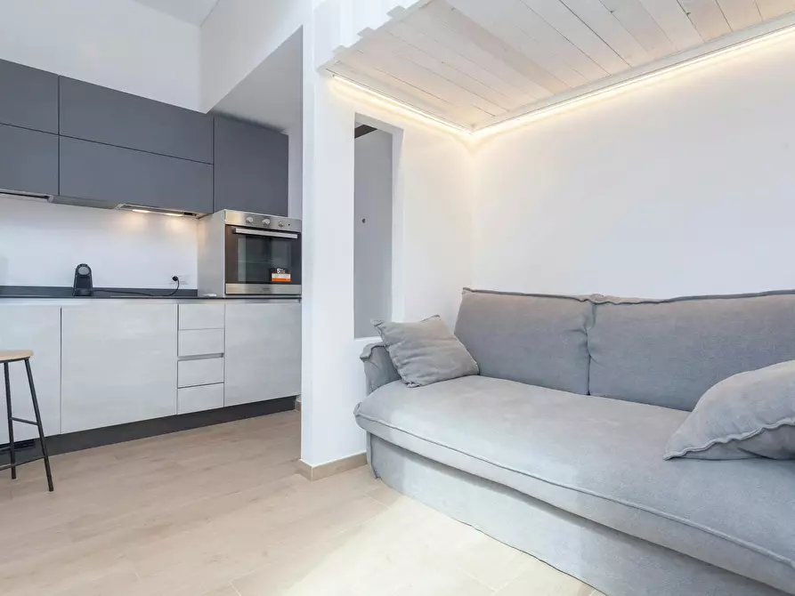 Immagine 1 di Casa indipendente in affitto  in Via dell'Argilla a Roma