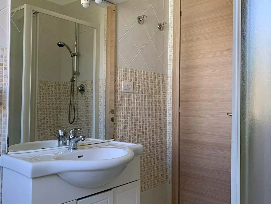 Immagine 8 di Appartamento in affitto  in Via delle Tartane a Roma