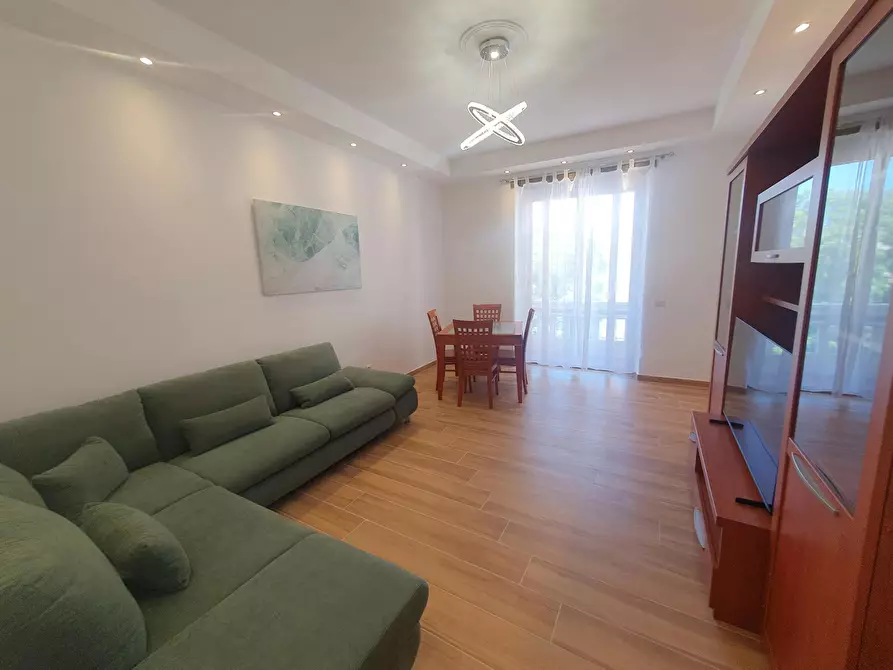 Immagine 1 di Appartamento in affitto  in Via Claterna a Roma