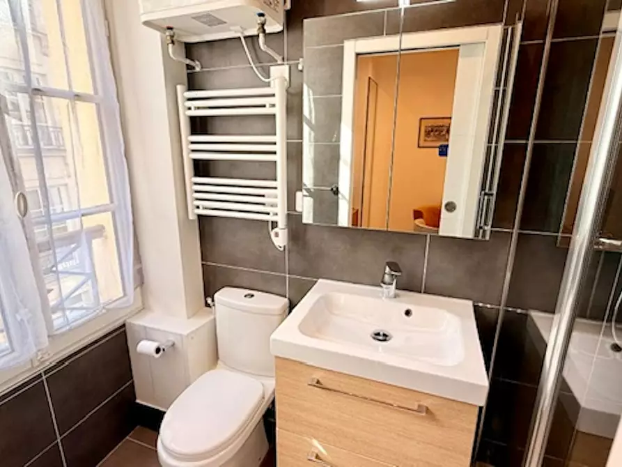 Immagine 7 di Appartamento in affitto  in Rue Saint-Louis en l'Île a Paris