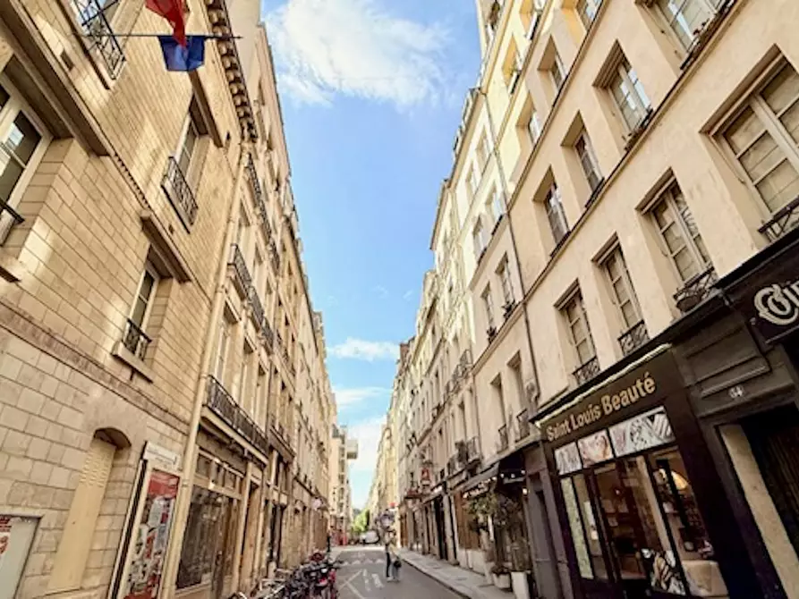 Immagine 10 di Appartamento in affitto  in Rue Saint-Louis en l'Île a Paris