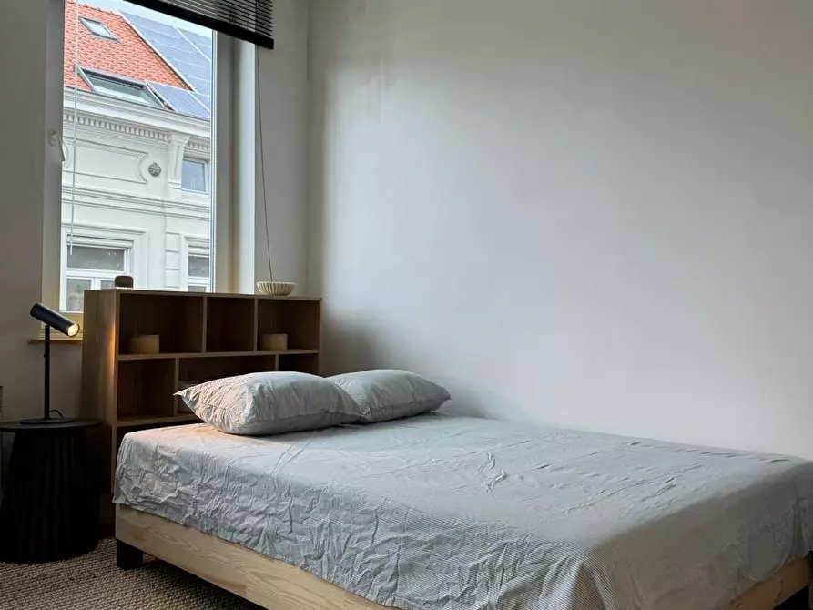 Immagine 1 di Appartamento in affitto  in Rue Souveraine a Ixelles