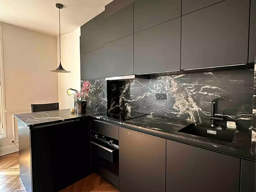 Immagine 7 di Appartamento in affitto  in Rue des Pyrénées a Paris 20