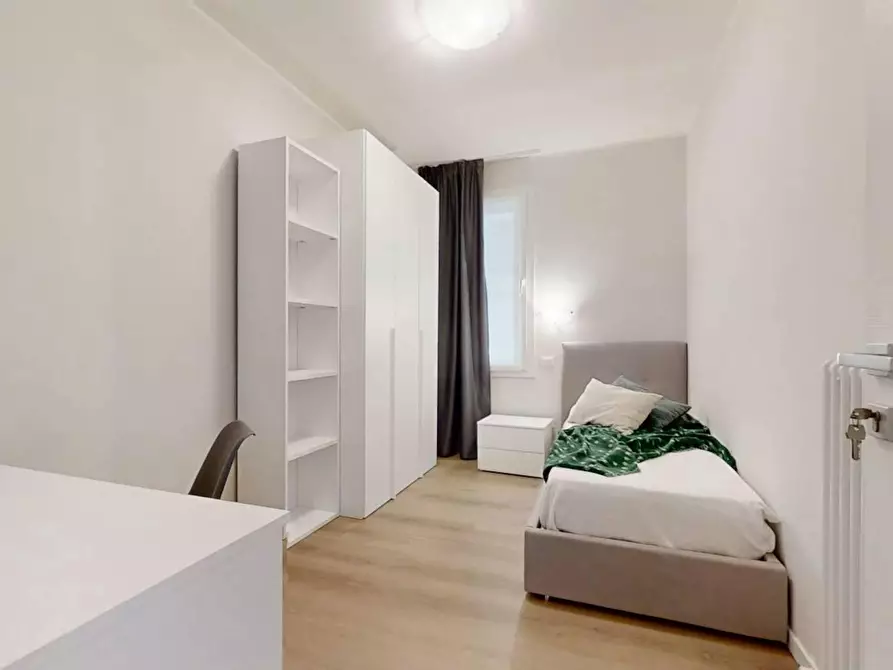 Immagine 1 di Camera in affitto  in Via Leonardo Zize a Padova
