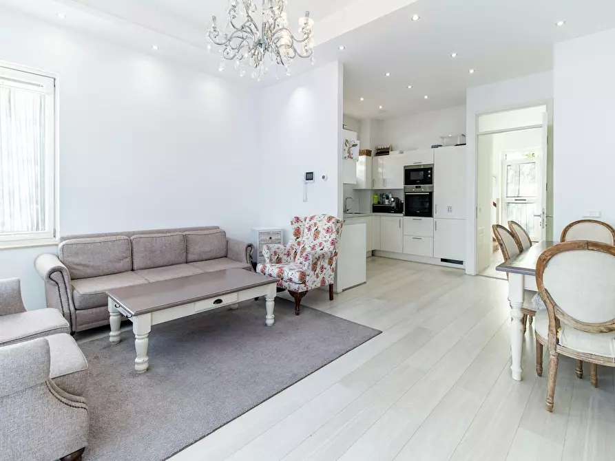 Immagine 2 di Appartamento in affitto  in Anderiesenstraat a Amsterdam