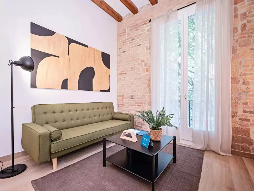 Immagine 1 di Appartamento in affitto  in Carrer de Villarroel a Barcelona