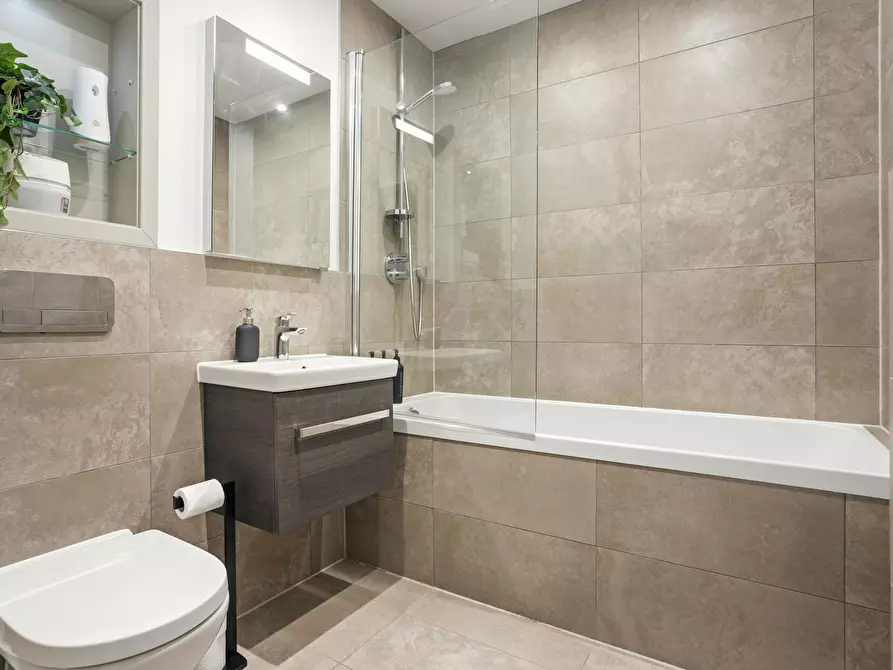Immagine 5 di Appartamento in affitto  in Olympic Way a Brent