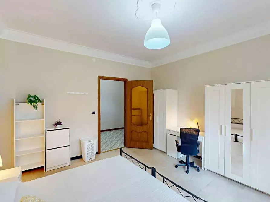 Immagine 10 di Camera in affitto  in Via Monte Rosa a Torino