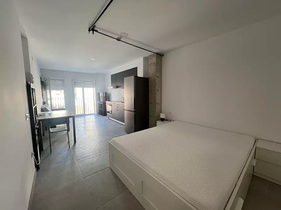 Immagine 1 di Appartamento in affitto  in Carrer de la Florista a Valencia