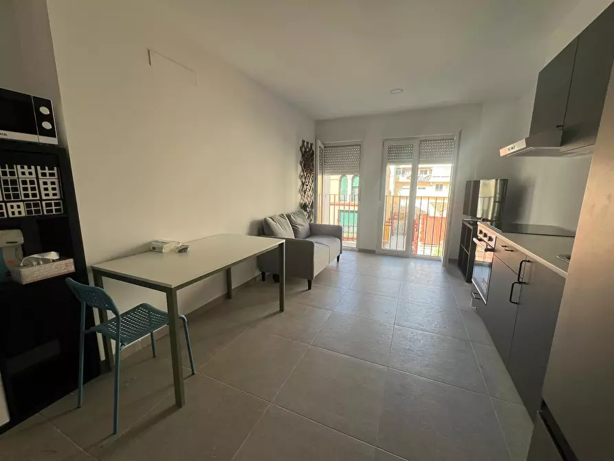 Immagine 10 di Appartamento in affitto  in Carrer de la Florista a Valencia