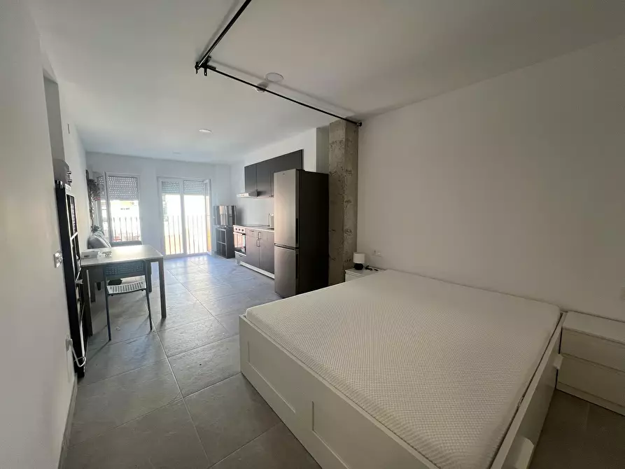 Immagine 2 di Appartamento in affitto  in Carrer de la Florista a Valencia