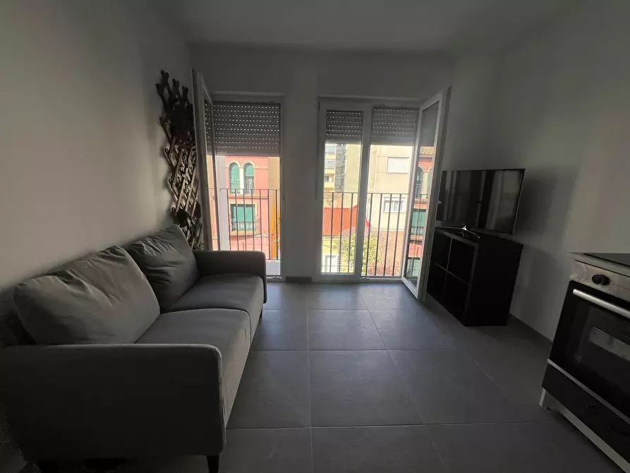Immagine 5 di Appartamento in affitto  in Carrer de la Florista a Valencia