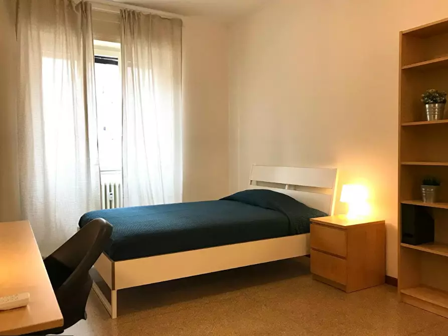 Immagine 10 di Camera in affitto  in Via Giorgio Washington a Milano