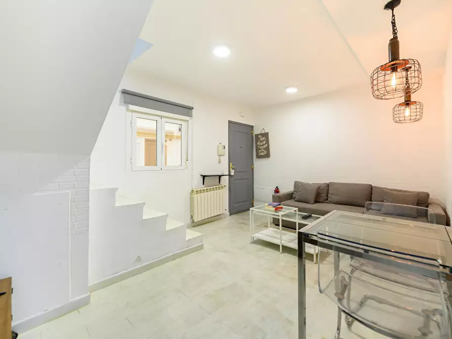 Immagine 10 di Appartamento in affitto  in Calle del Prado a Madrid