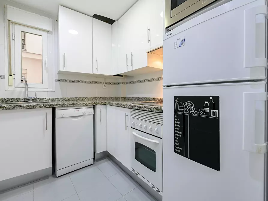 Immagine 7 di Appartamento in affitto  in Calle del Prado a Madrid