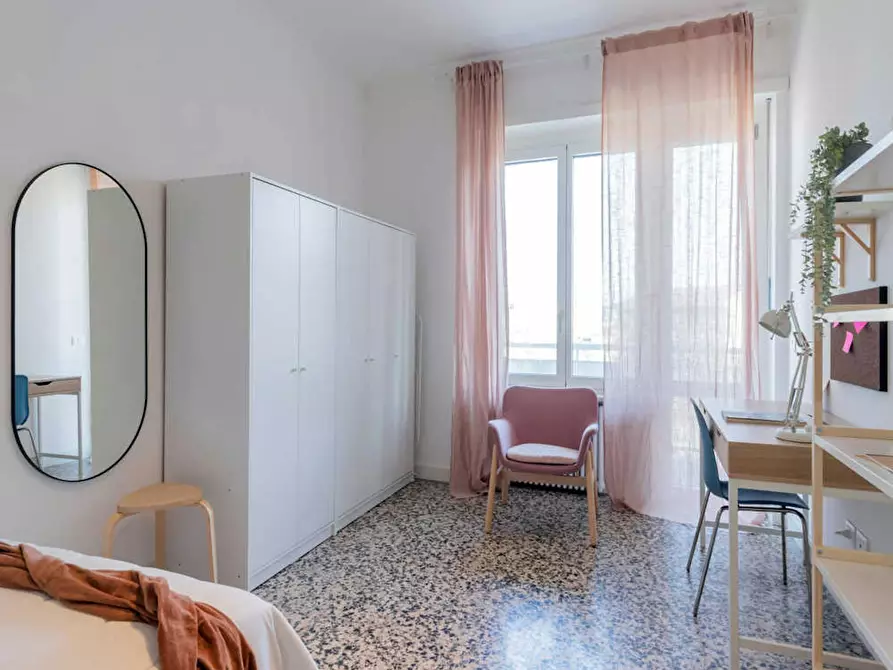 Immagine 4 di Camera in affitto  in Piazza Carducci a Torino