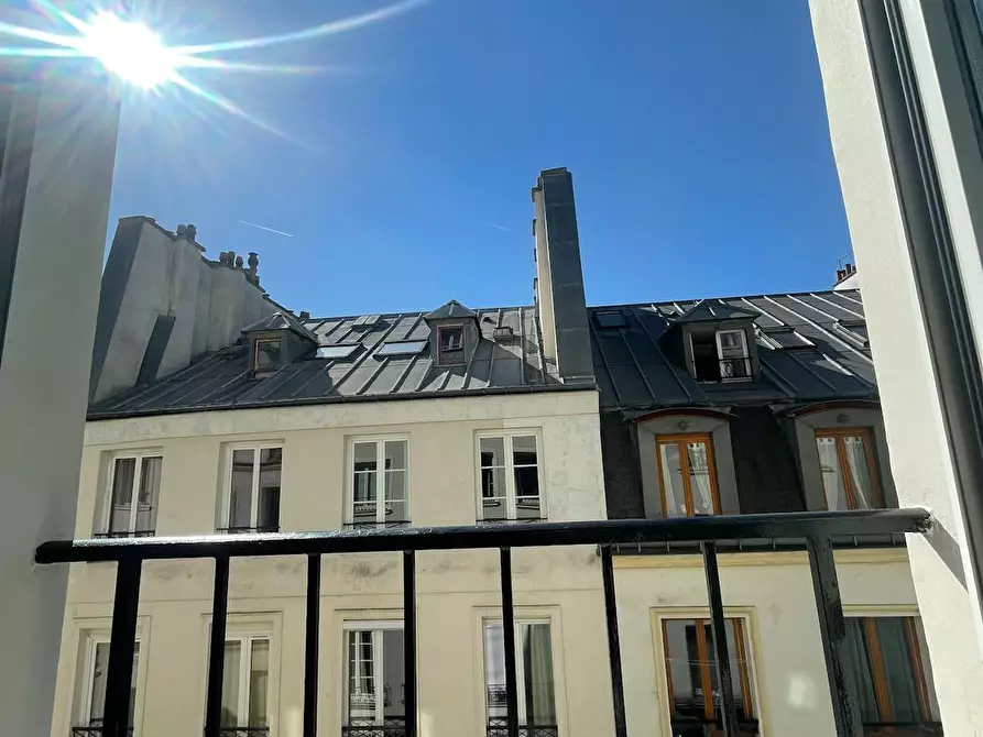 Immagine 1 di Appartamento in affitto  in Rue de Cléry a Paris