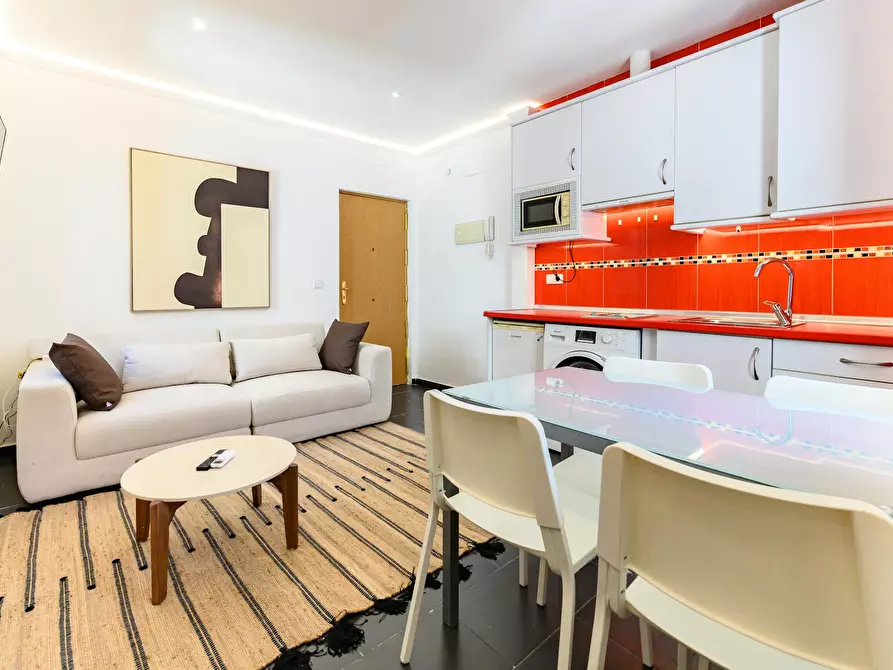 Immagine 1 di Appartamento in affitto  in Calle de Huesca a Madrid