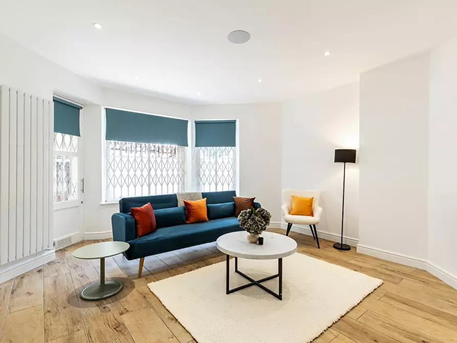 Immagine 7 di Appartamento in affitto  in Holland Park Gardens a Hammersmith