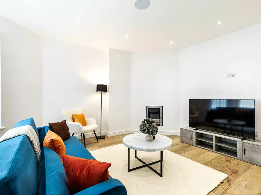 Immagine 1 di Appartamento in affitto  in Holland Park Gardens a Hammersmith