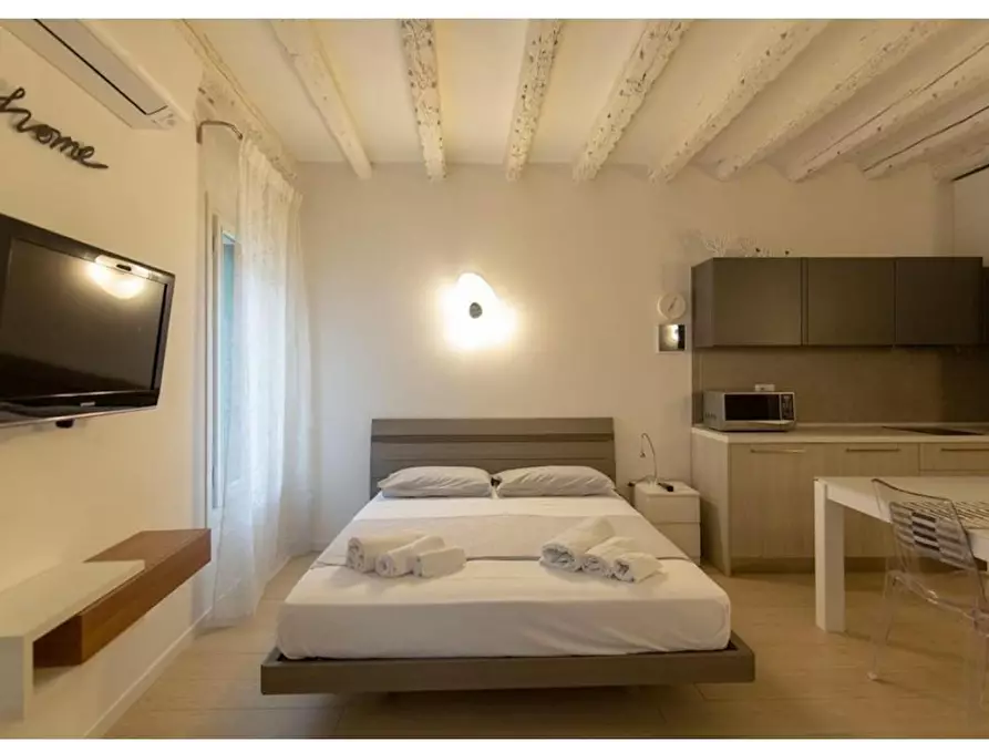 Immagine 1 di Appartamento in affitto  in Via Savonarola a Padova