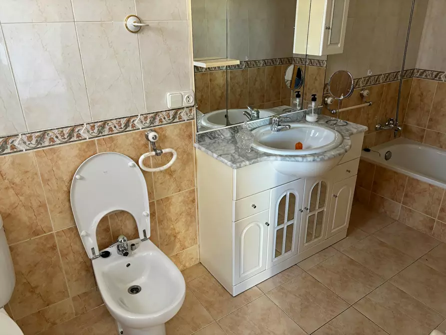 Immagine 9 di Casa indipendente in affitto  in Avinguda Novelda a Alicante/Alacant