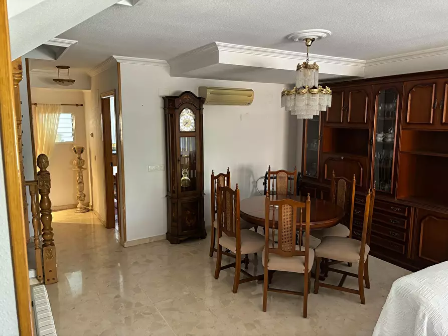 Immagine 7 di Casa indipendente in affitto  in Avinguda Novelda a Alicante/Alacant