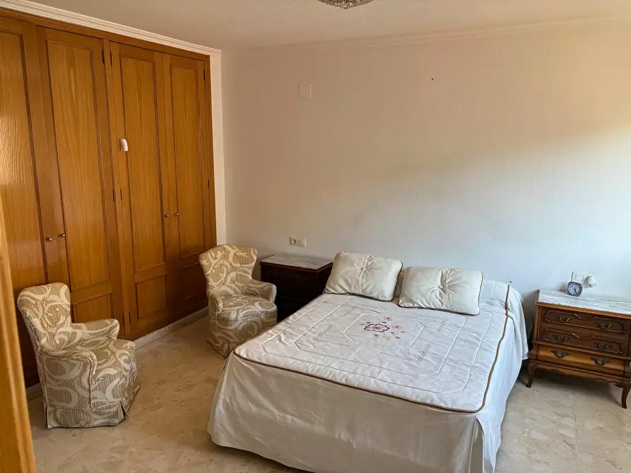 Immagine 10 di Casa indipendente in affitto  in Avinguda Novelda a Alicante/Alacant
