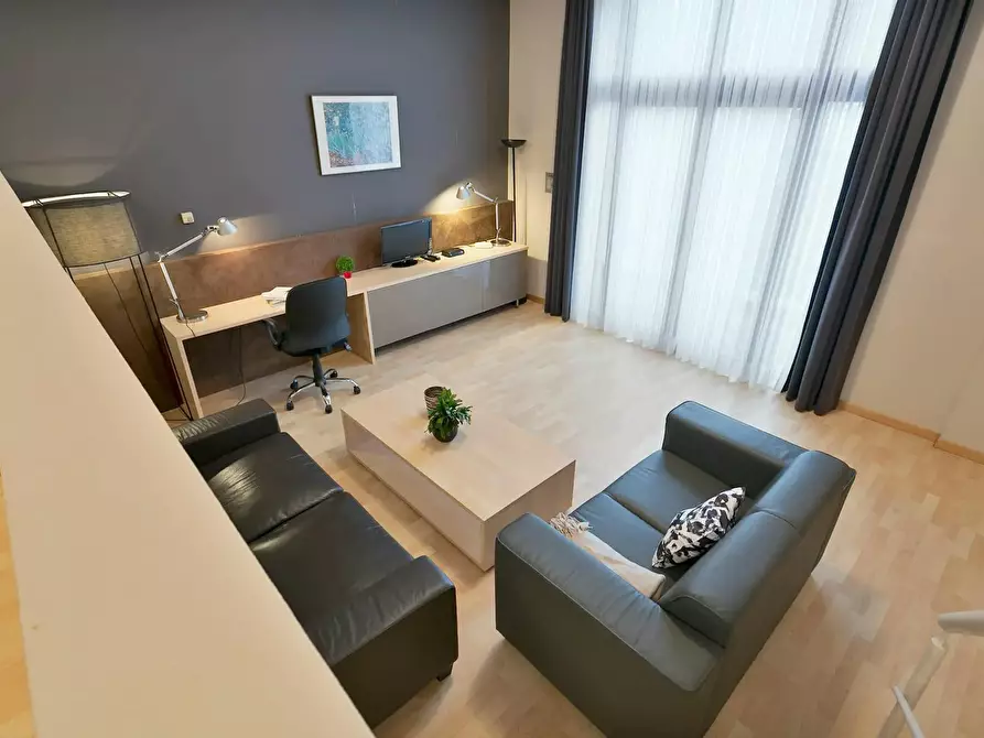 Immagine 1 di Appartamento in affitto  in Avenue de la Renaissance a Bruxelles