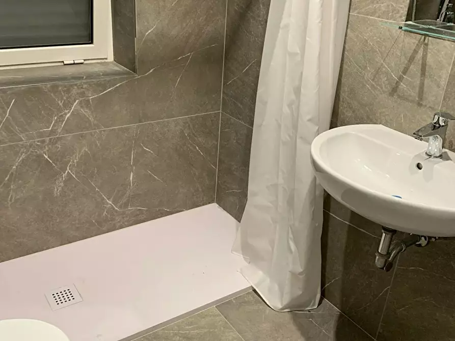 Immagine 5 di Appartamento in affitto  in Via Roccantica a Roma