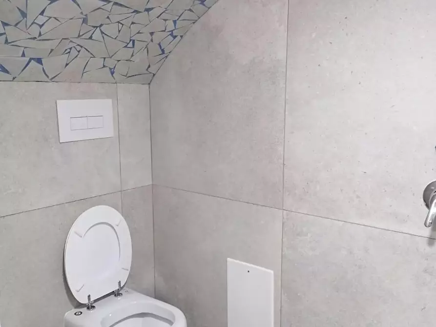 Immagine 10 di Appartamento in affitto  in Via Duomo a Napoli