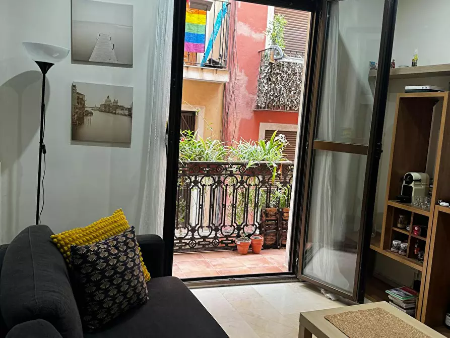 Immagine 8 di Camera in affitto  in Carrer dels Aluders a Valencia