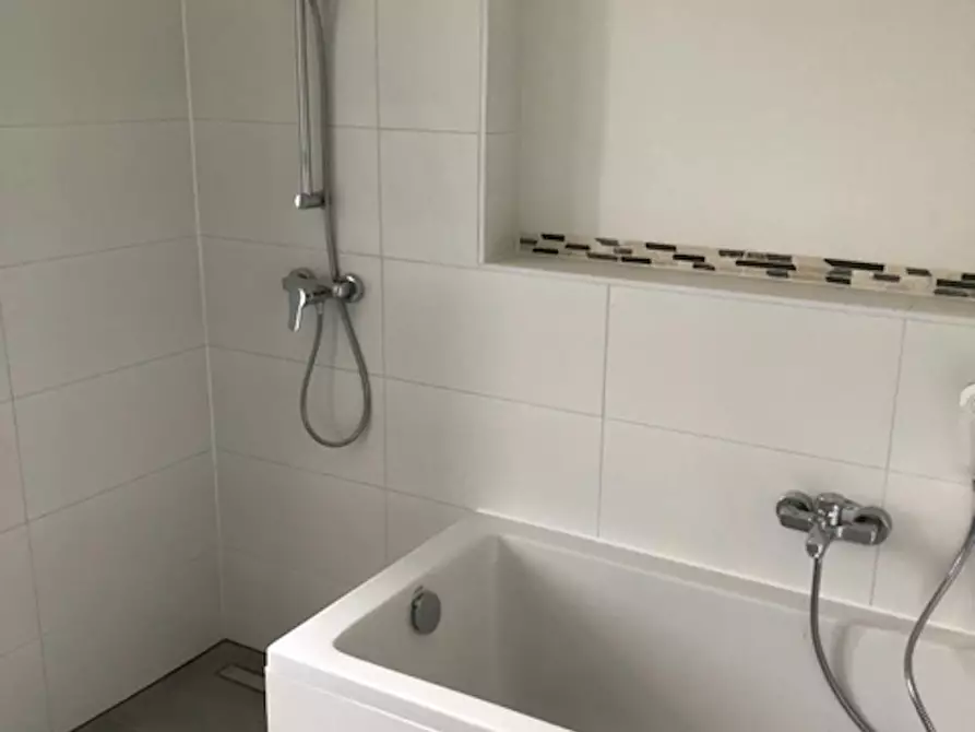 Immagine 1 di Appartamento in affitto  in Bahnikstraße a Magdeburg