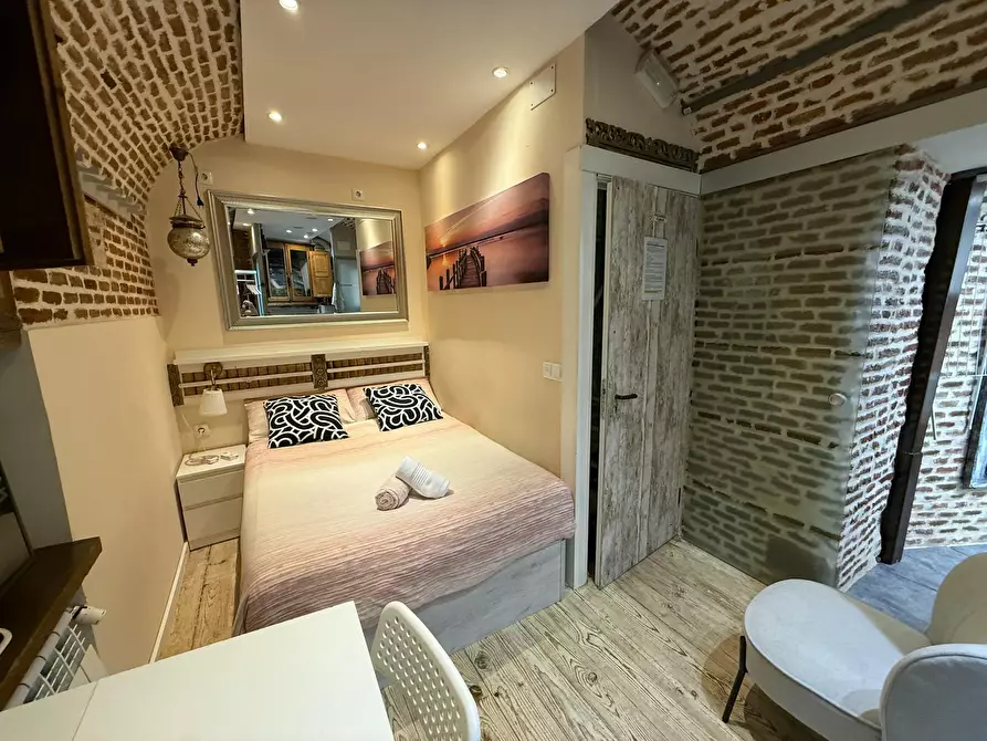 Immagine 1 di Appartamento in affitto  in Calle de las Minas a Madrid