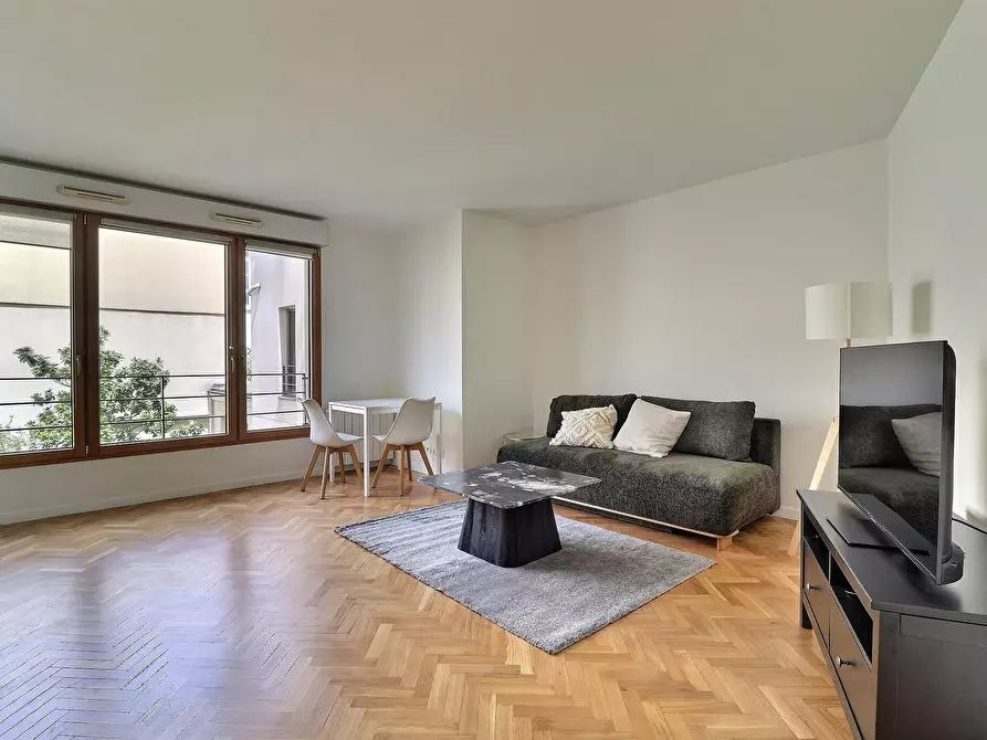 Immagine 1 di Appartamento in affitto  in Rue des Vinaigriers a Paris